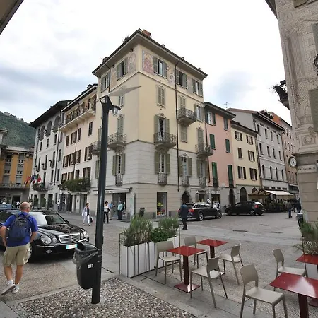 Via Carcano 13 *