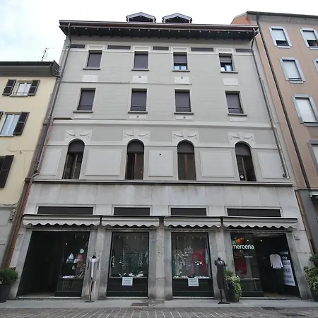 Via Carcano 13 Como