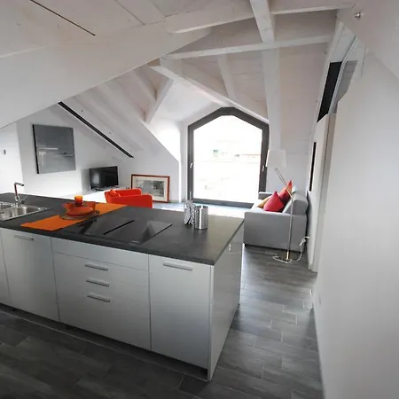 Apartamento Via Carcano 13 *