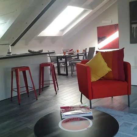 Via Carcano 13 * Como