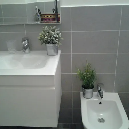 Appartement Via Carcano 13 *