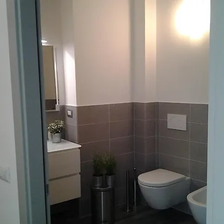 Appartement Via Carcano 13 *